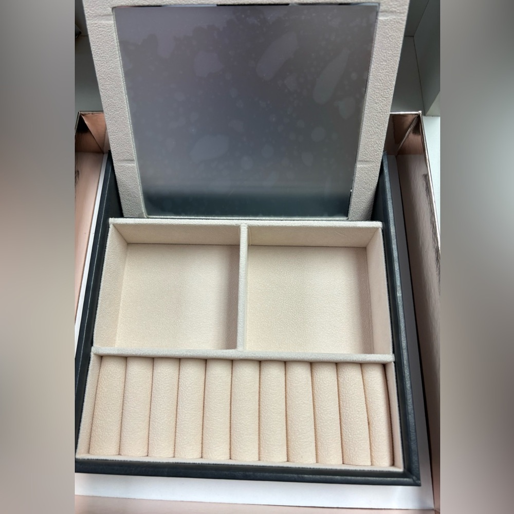 Kohler JEWELRY BOX 33589-1WT Drawer Organizer for Kohler cabinet drawers.
